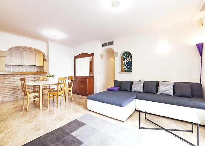 דירה In Near La Perola רוזס